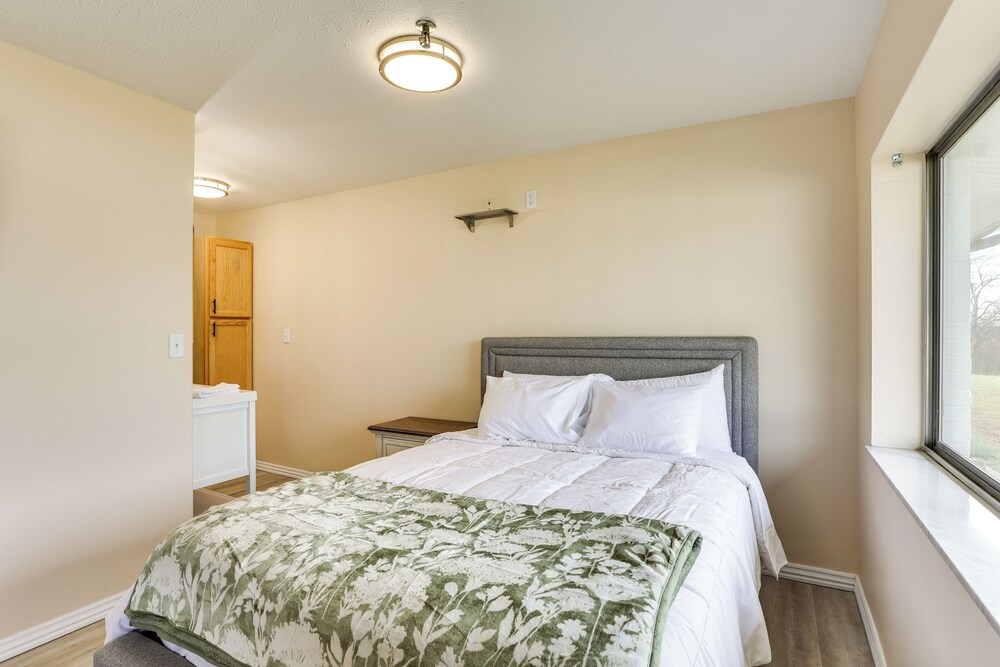 Walk to Ocu, Golf: Updated Oakland City Studio!