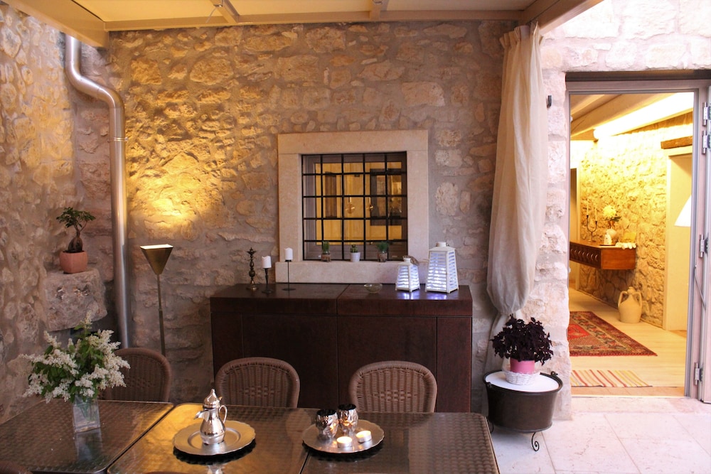 Arco di Vino - Tourist Location