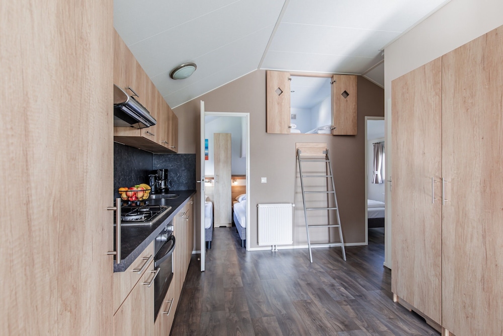 Chalet With Covered Terrace in the Leukermeer