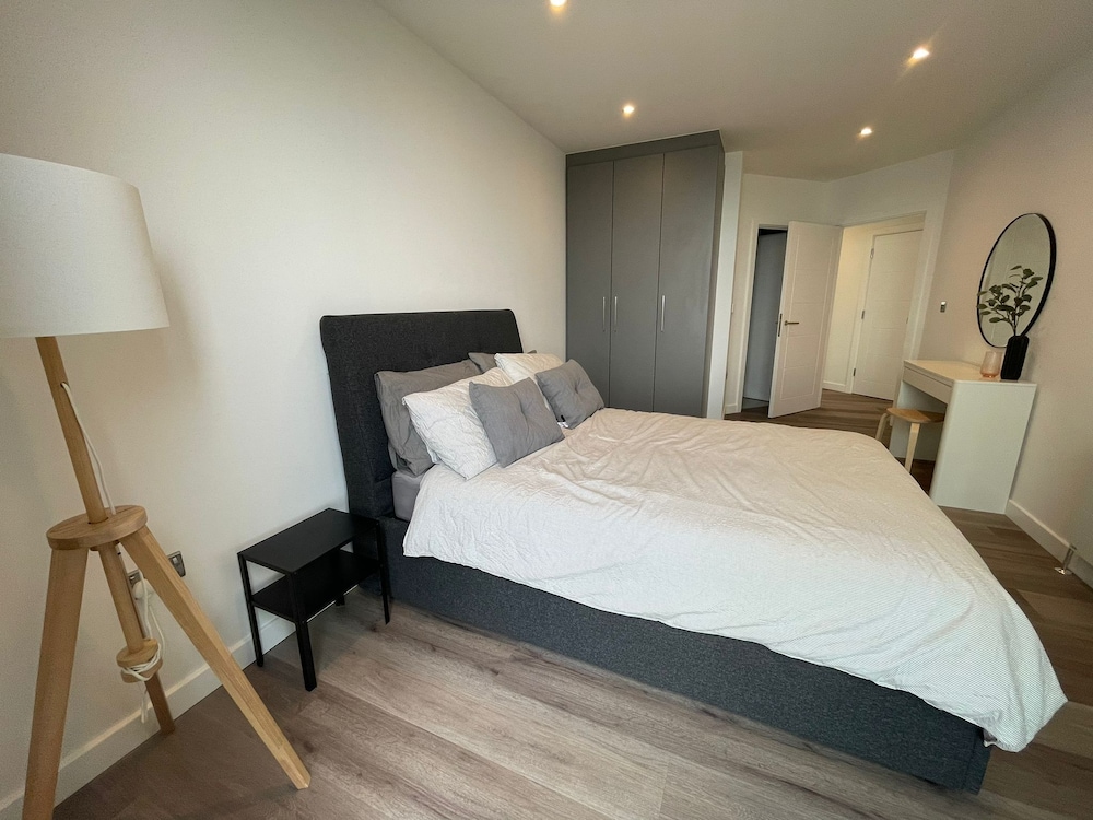 Beautiful Apartment on Ramsgate Sea-front view 3