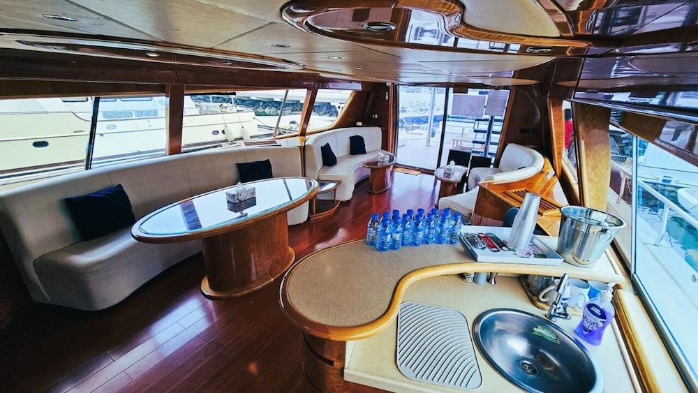 Riviera Leisure Yachts Dubai