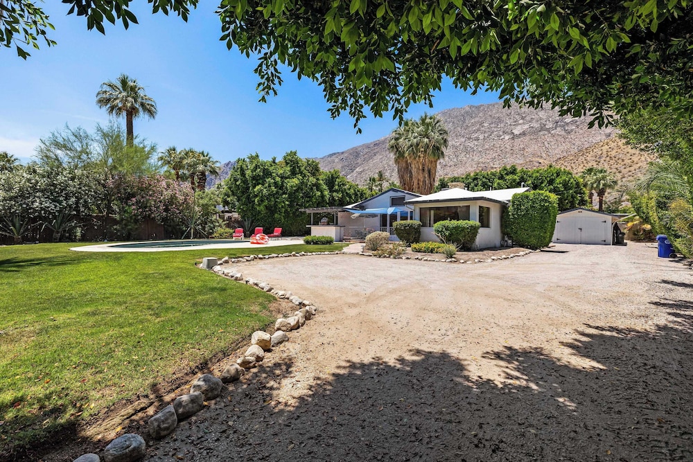 Dandelion by Avantstay Pool, 0.2mi to Downtown!