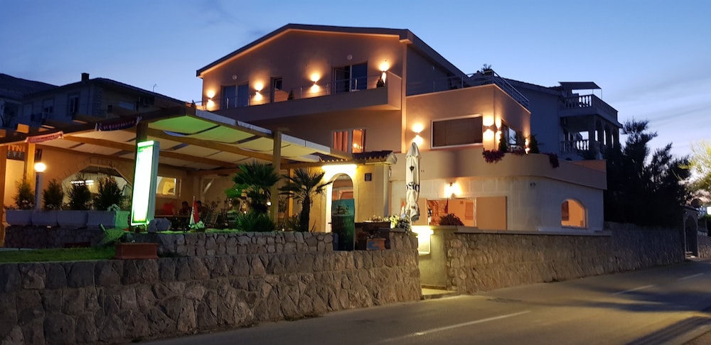 Guest house Revelin