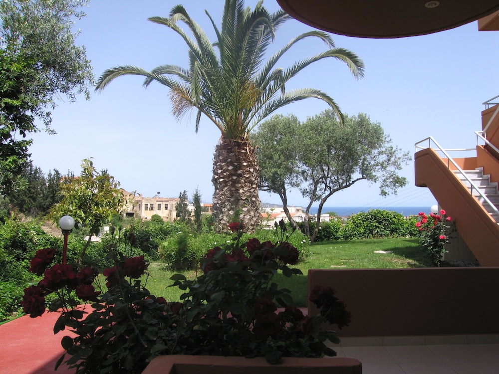 New Kydonia Suites & Studios