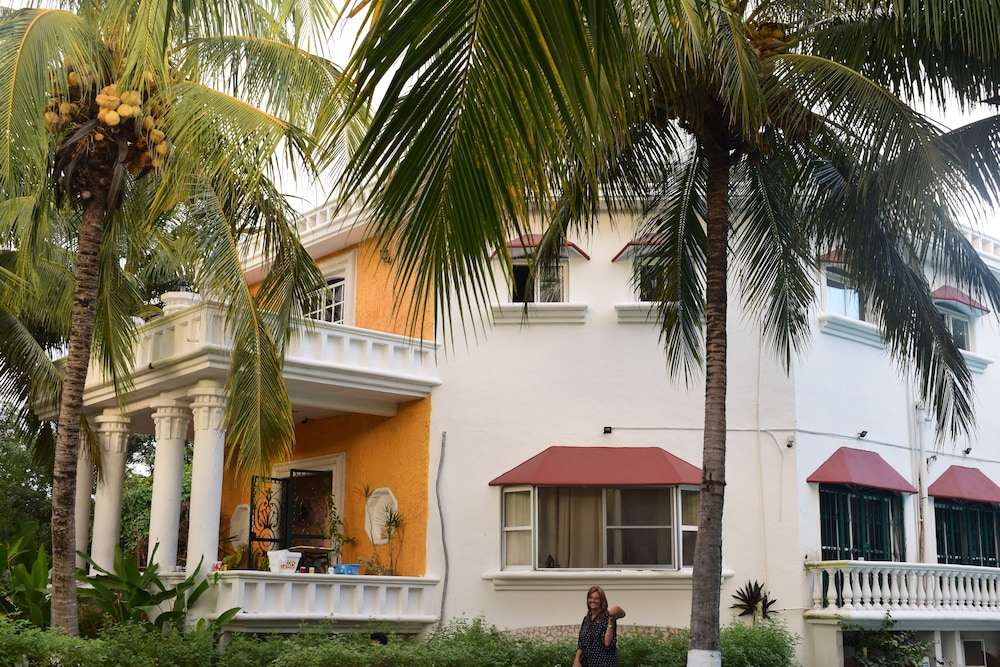 Mansion Giahn Inn