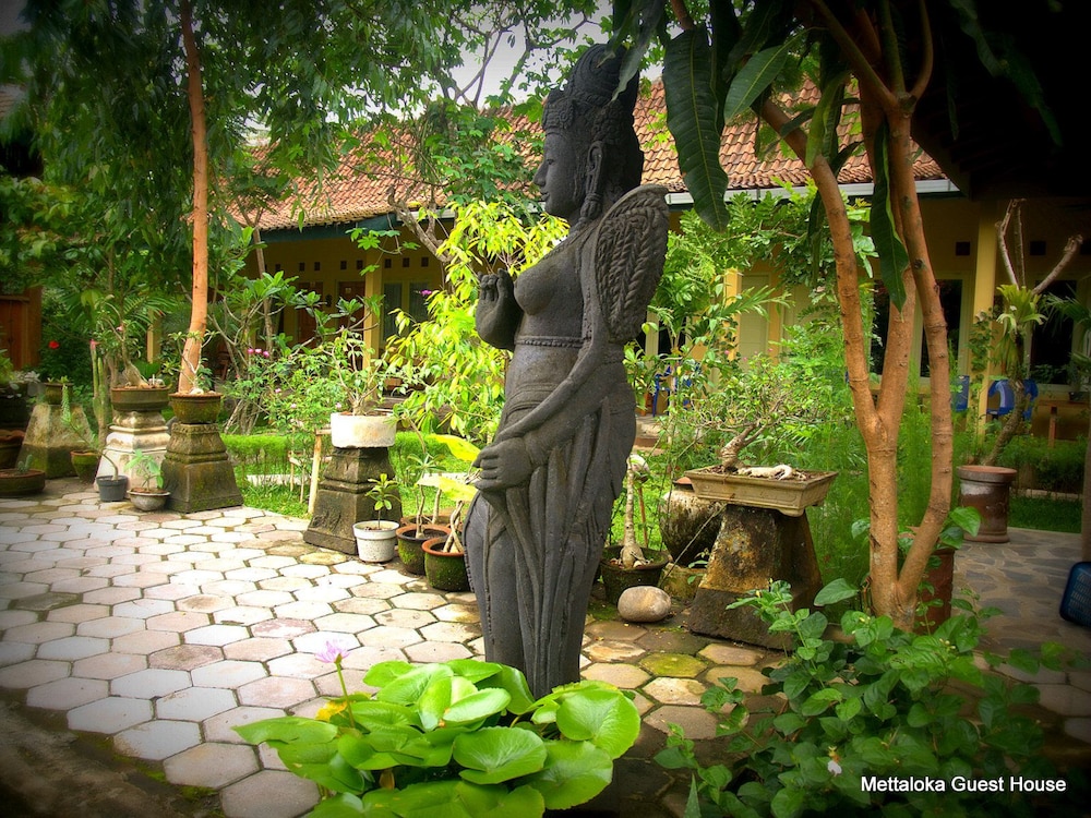 Mettaloka Guest House and Art Space