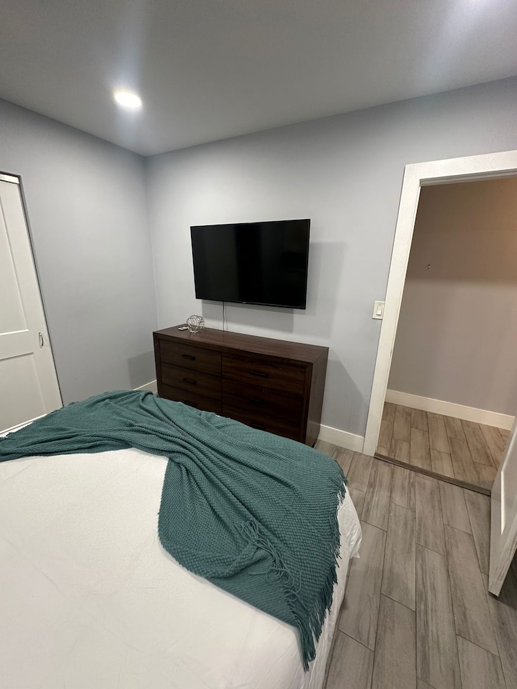Relaxing 4BR 2BA Home With Wifi and Private Pool in Fabulous Fort Lauderdale
