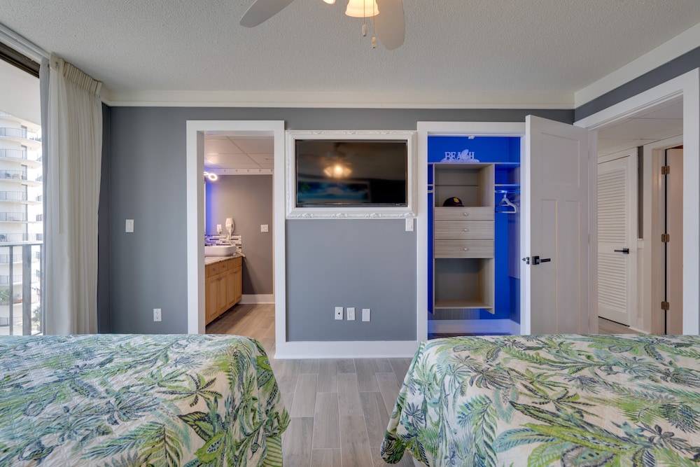 Luxury Panama City Beach Condo w/ Boat Slip!