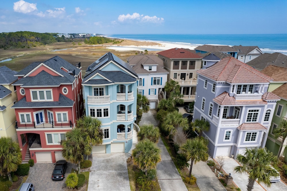 Coastal Marsh by Avantstay Infinity Pool Hot Tub View Pool Table Ping Pong