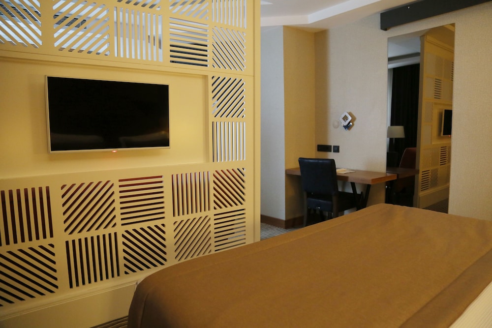 Ramada by Wyndham Mersin - Image 69