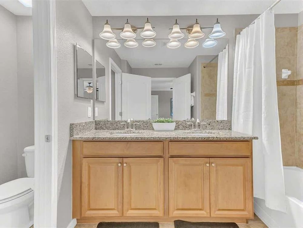 Paradise 4Bd w Private Pool Waterpark 8951
