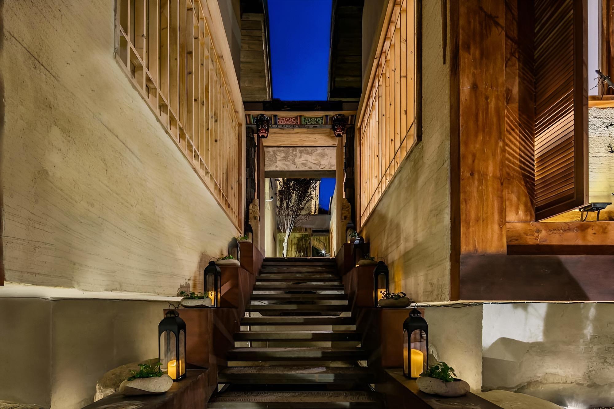 Shangri-la Karesansui Hotel