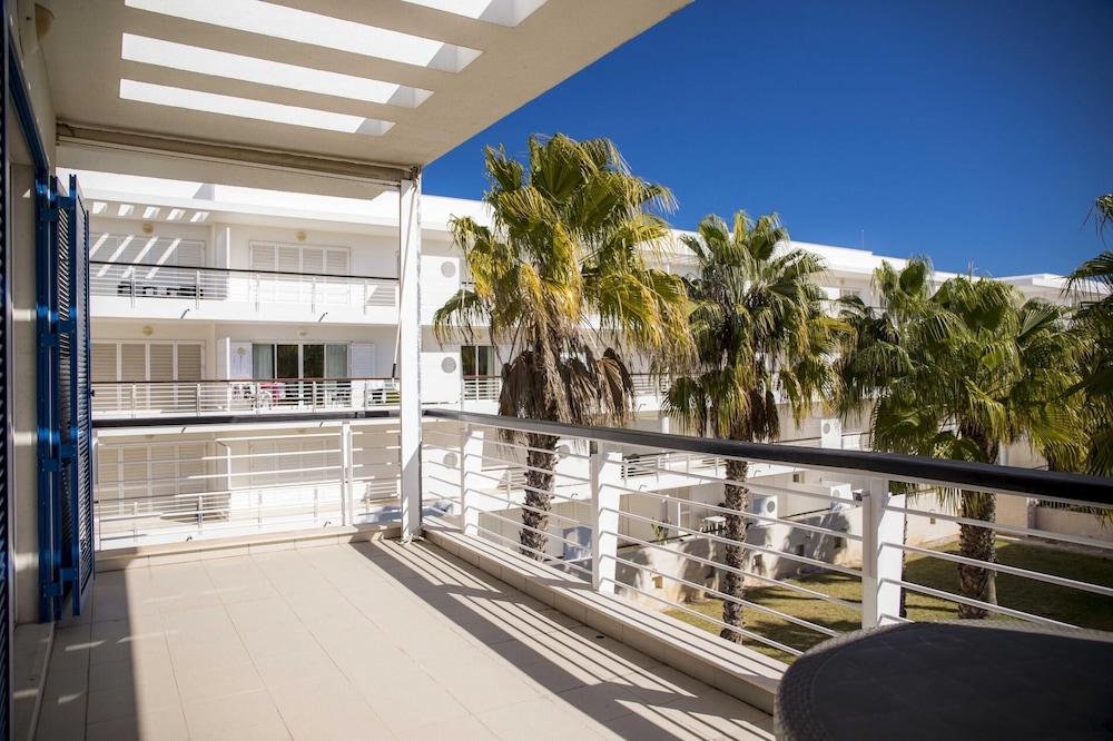 B06 - Top Floor Marina Club 2 Bed Apartment by DreamAlgarve