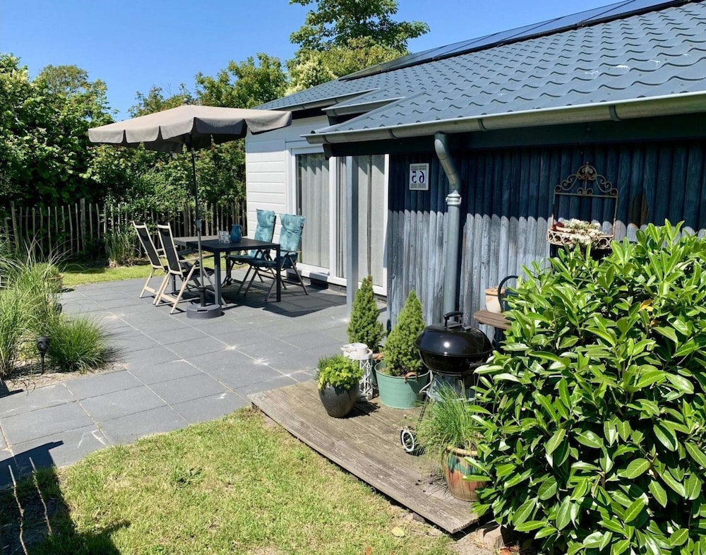 Bungalow for 4 Persons With South-facing Terrace