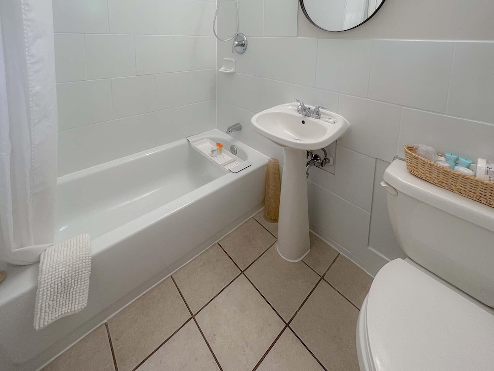 Barefoot Villas Room 2 Owl view 4