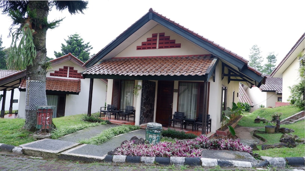 Sangga Buana Villa