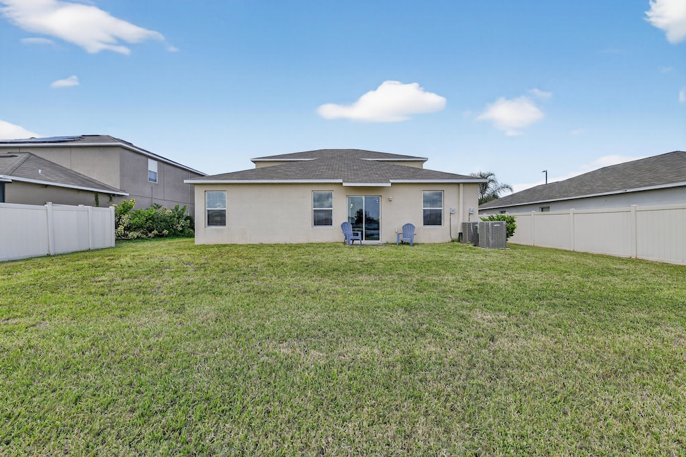 Spacious Getaway Near Apollo Beach 5 Bedroom Home