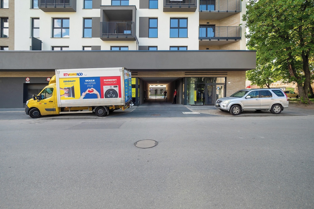 Wodna Apartment Łodź by Renters view 4