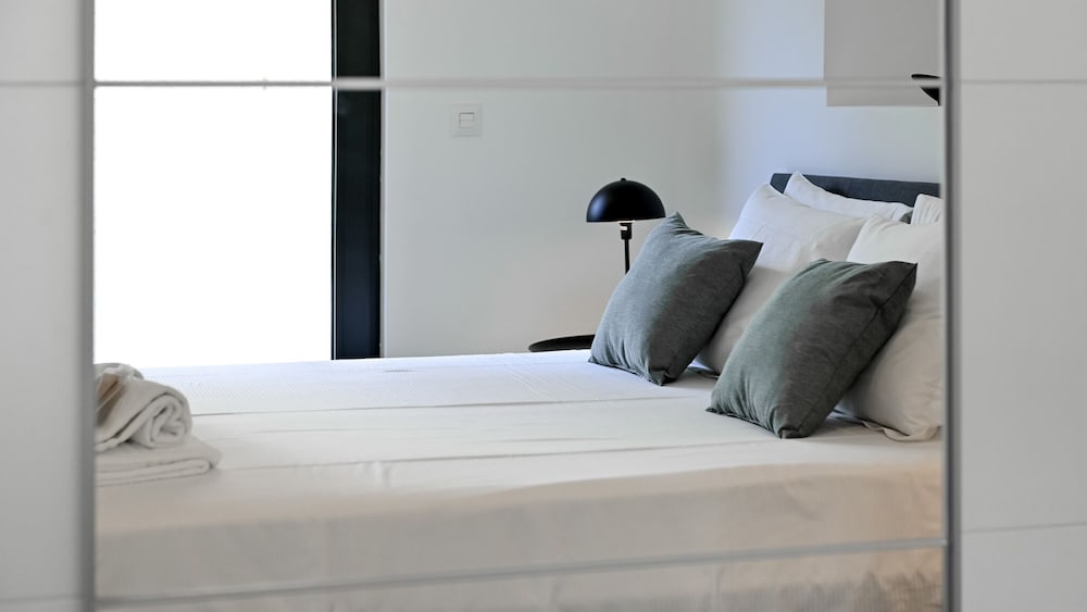 Lugano Suite Modern Concept 3