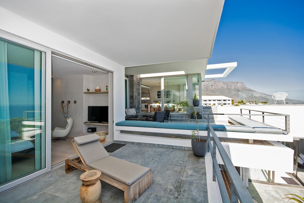 Ethereal 4bed Camps Bay Villa Atlantic Reflection