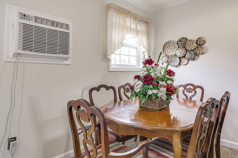 BBQ Ready: Delta Country Home on 30 Acres