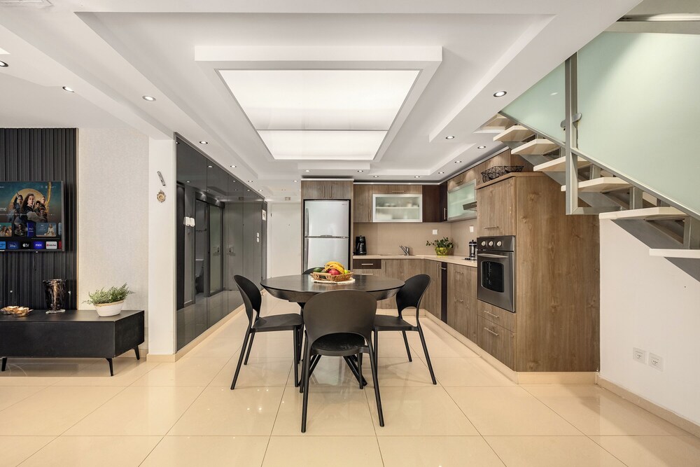 Royal Park Apt Resort by Sea N Rent