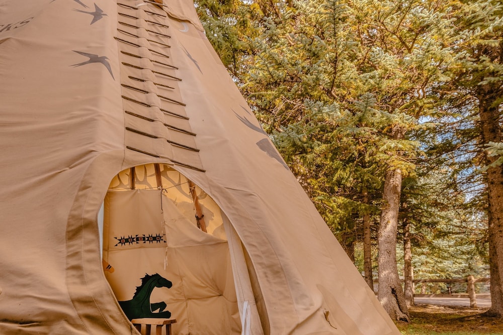 Twin Creeks Ranch Luxury Aspen Group Retreat 25-acres Guest House