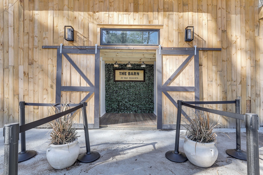 Georgia Farmhouse Studio w/ Hiking Trail
