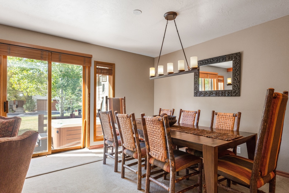 Deer Lake Village at Deer Valley Resort - Three Bedroom Condo with Loft and Hot Tub #2473 3 Condo