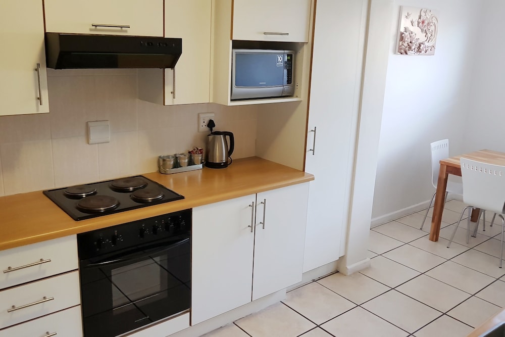 Moda Rossi, Langebaan 8-sleeper