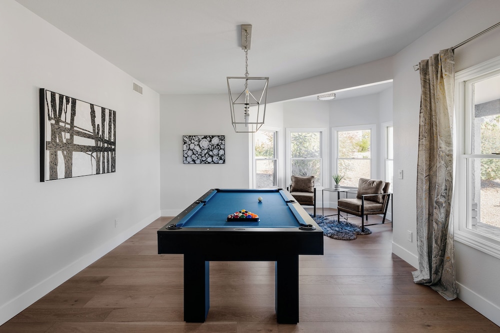 Majestic Mountain Mansion-heated Pool-guest House