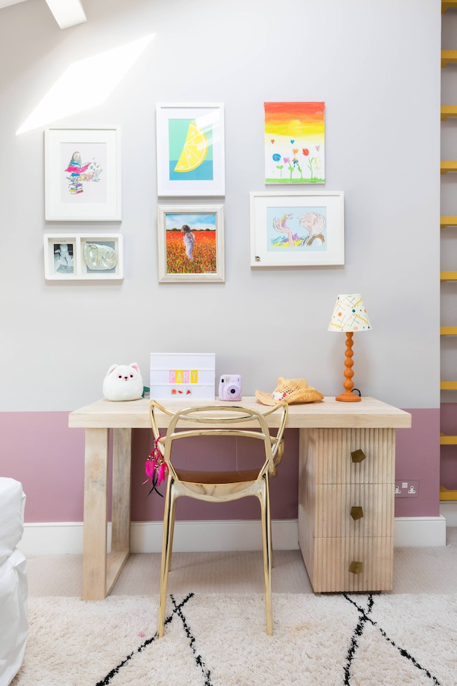 Westbourne Park Road XVI by Onefinestay