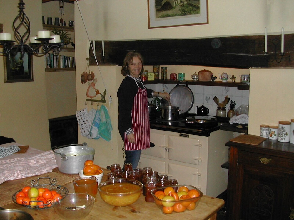 Alltybrain Farm Cottages and B&B