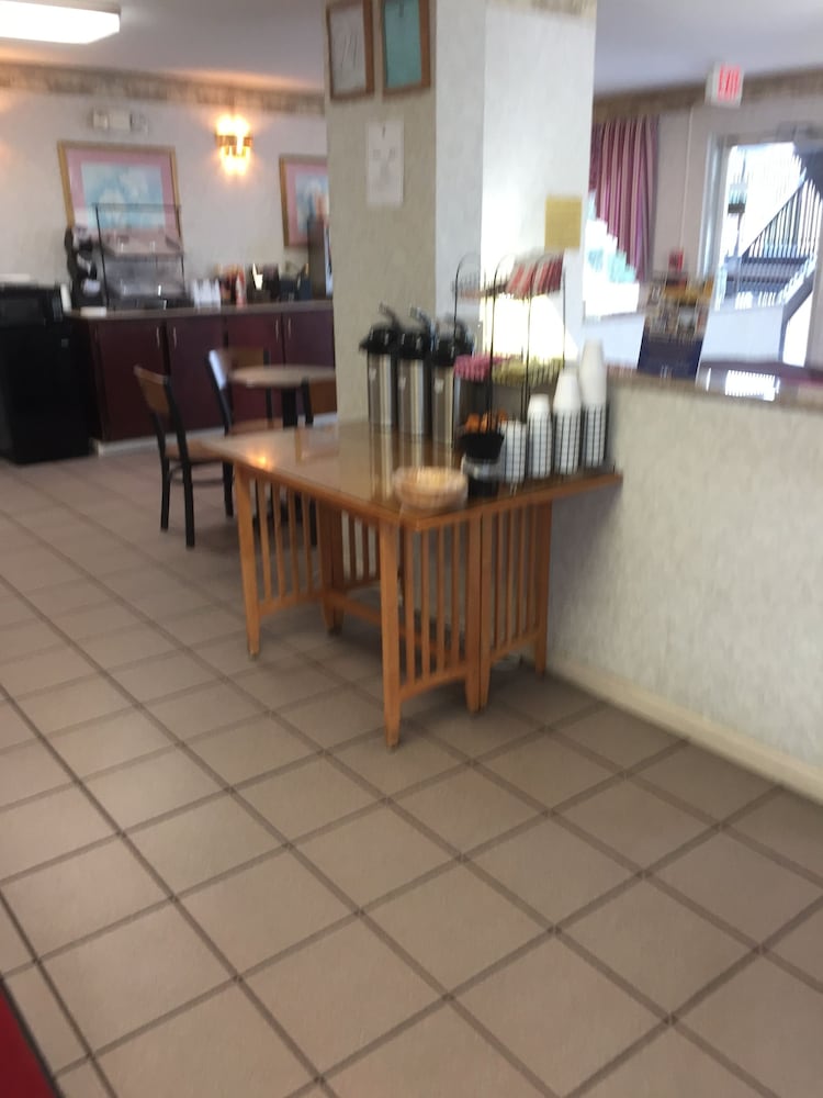 Econo Lodge Troy
