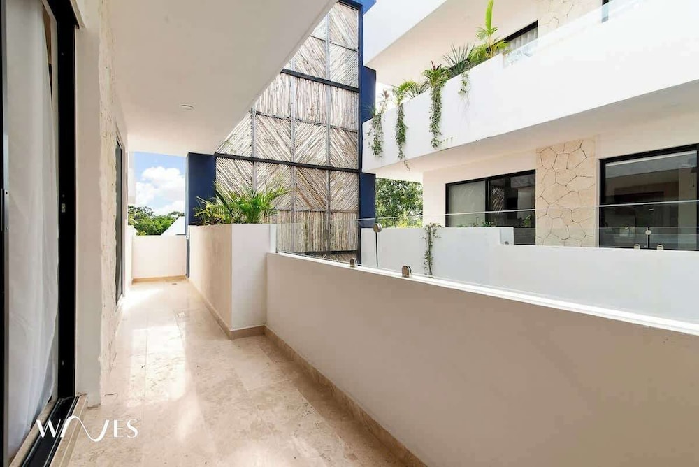 Colorful Perfect Located 2 Br. W/great Amenities