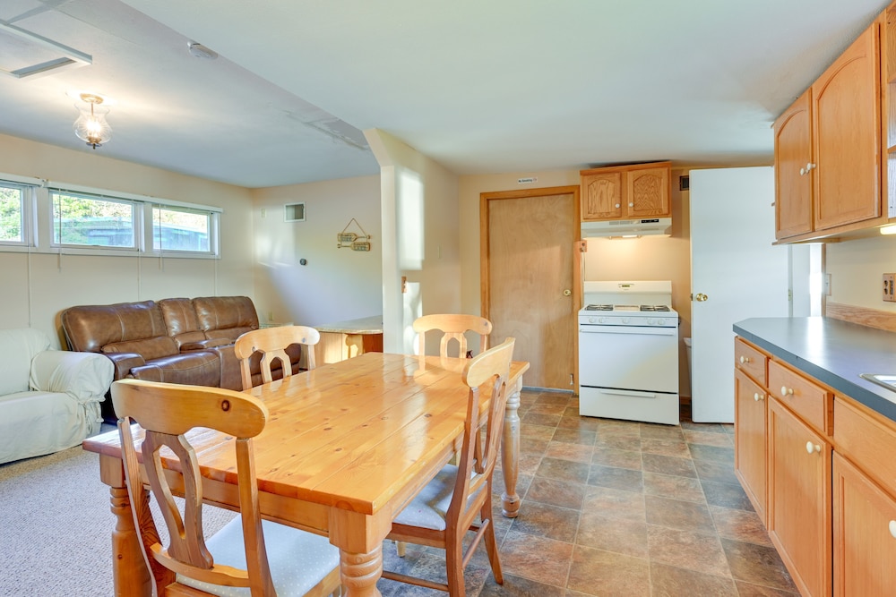 Orlando Vacations - Northern Michigan Vacation Rental on Crooked Lake! - Property Image 10