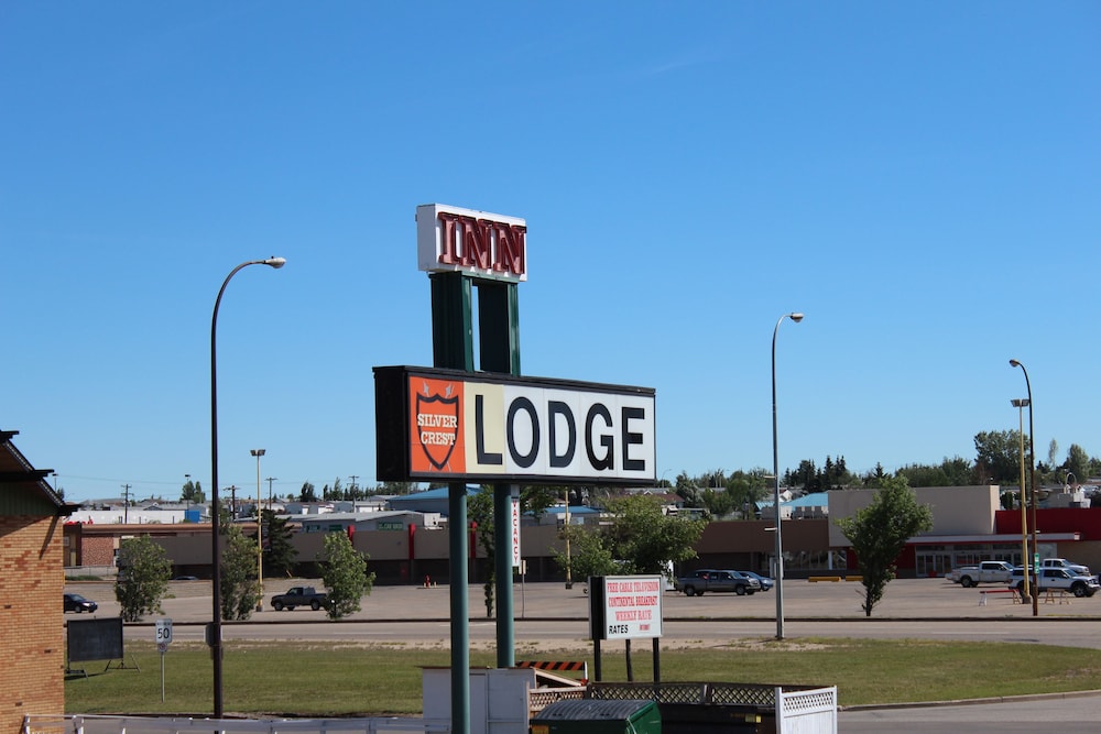 Grande Prairie Vacations - Silver Crest Lodge - Property Image 4