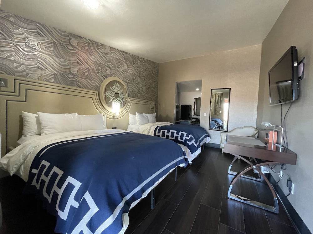 Crown Motel