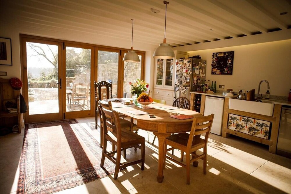 Beautiful Cottage Near Bath