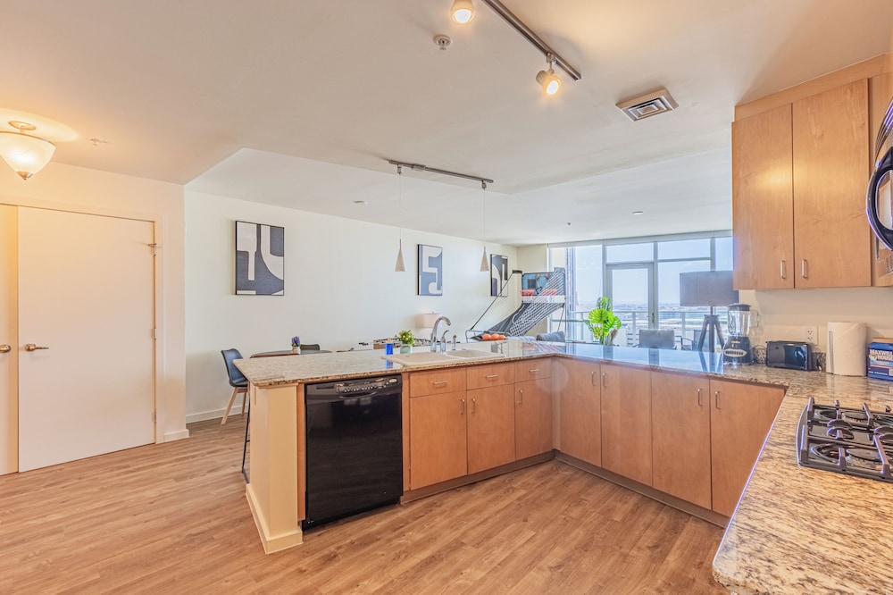 ROVE LIVING/KL - 44 Monroe