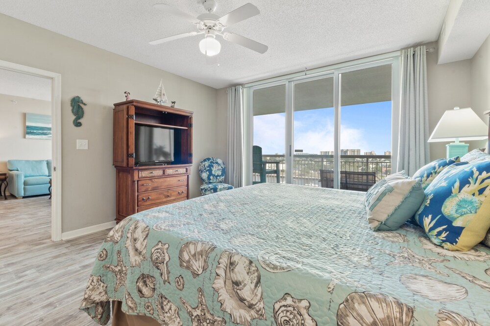North Tower #1003 3 Bedroom Condo by RedAwning view 2
