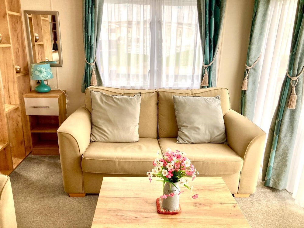 Luxurious Comfort at 102, Duckpool Lodge in Bude