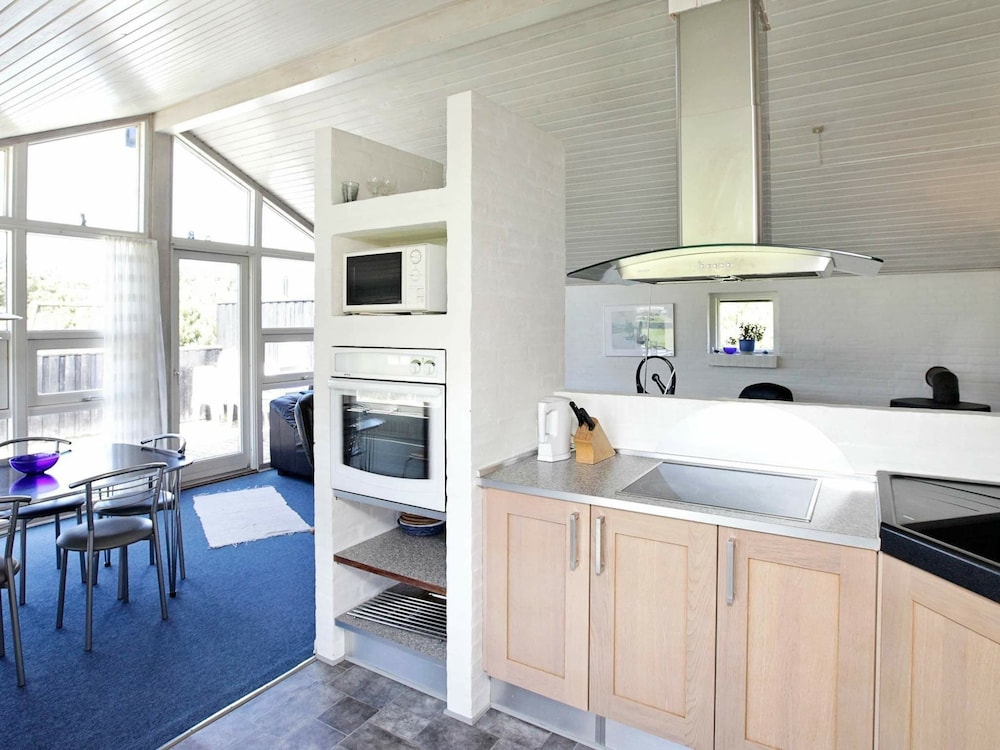 8 Person Holiday Home in Blavand view 4