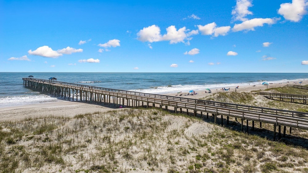 663 Amelia By The Sea 2 Bedroom Condo