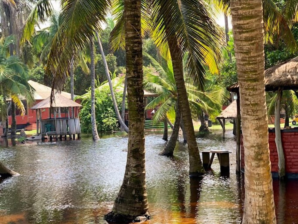 La Campagne Tropicana Beach Resort