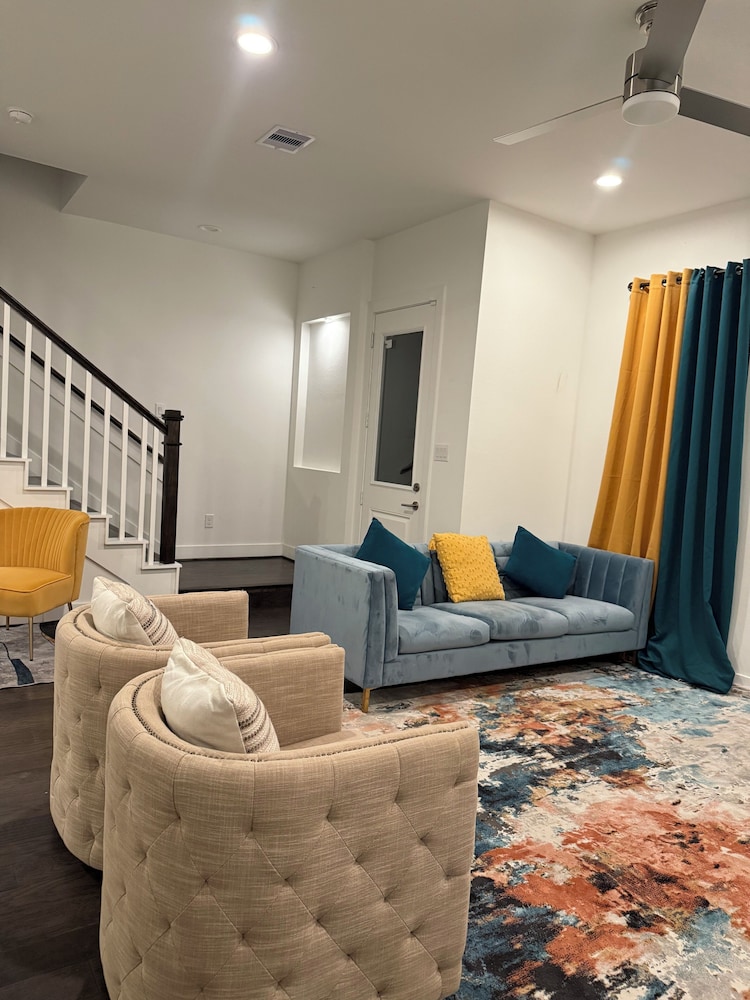 Luxury 3BR for Families Nurses and Group
