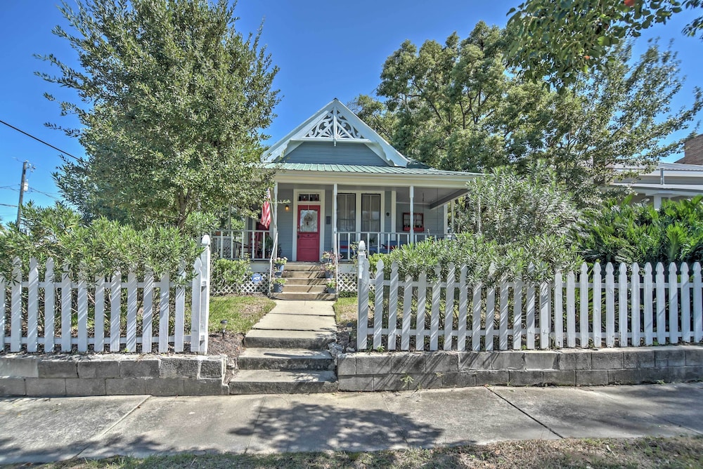 Charming Gulfport Getaway Only 3 Blocks to Beach! view 3