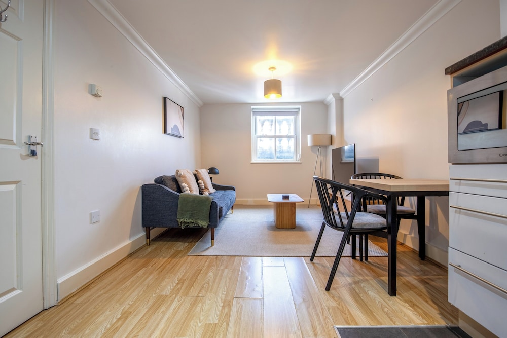 Kensington & Earls Court 1 bed Apartment - 4 Guest