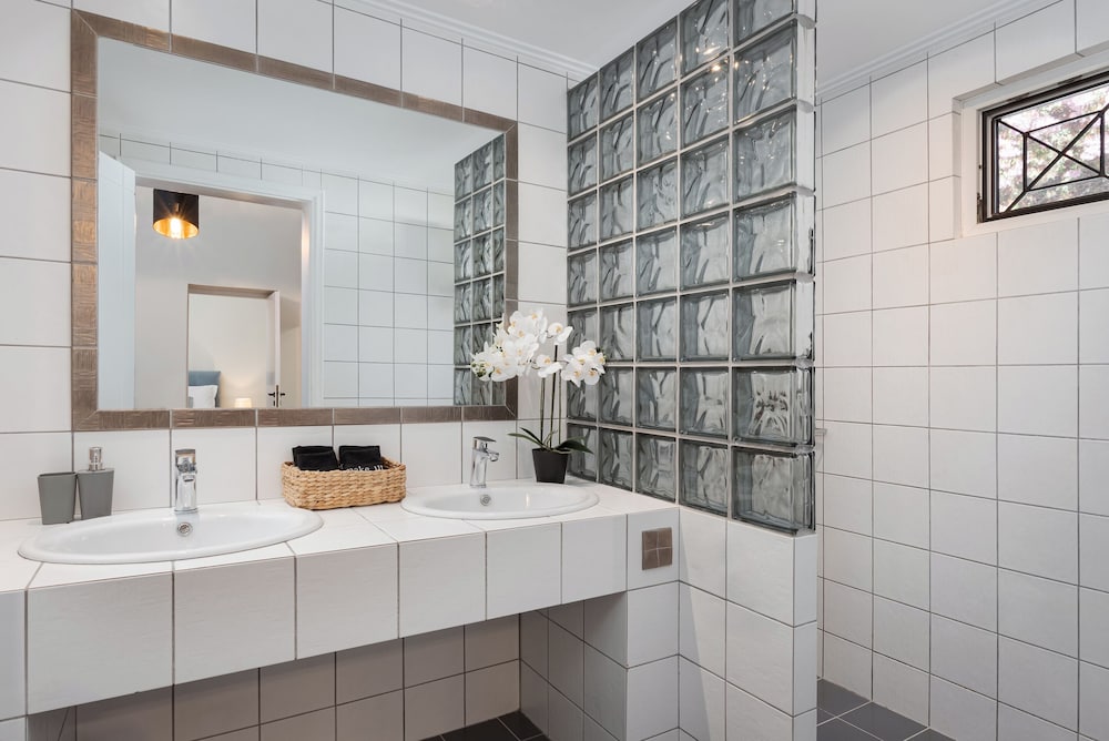Elaia House Glyfada