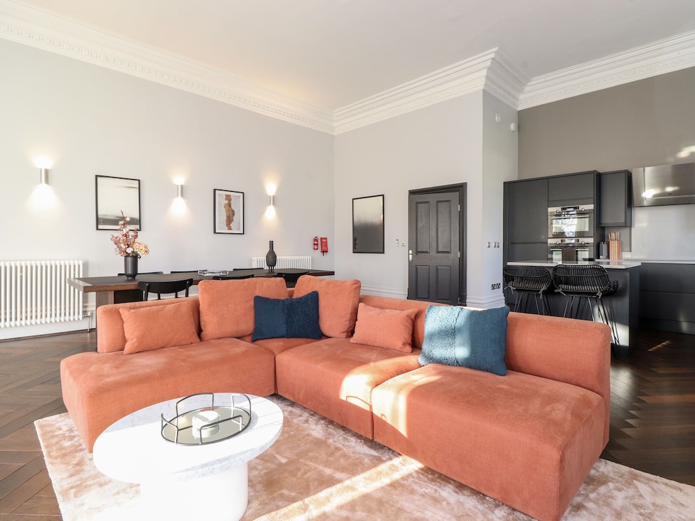 The Mary Maude Suite Stone Cross Mansion